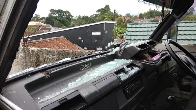 Tak Dapat Lawan Tawuran, Anak-Anak SMA Rusak 4 Angkot