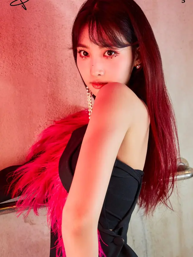 Sihyeon Everglow. (Yuehua Entertainment via Soompi)