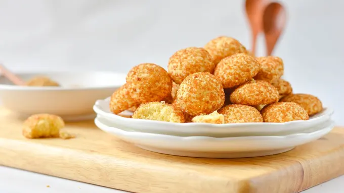 kue kering palm cheese