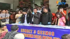 Lima pelaku kejahatan ini adalah tiga laki-laki warga negara asing asal Romania, satu laki-laki WNA asal Hungaria, dan satu wanita asal Bandung, Jawa Barat.