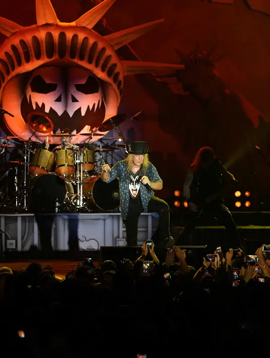 Indonesia, menjadi negara pertama yang disambangi Helloween saat melakukan perjalanan World Tour 2015. Selanjutnya, Helloween akan hijrah ke Polandia, German, Italia, Perancis, Inggris, dan delapan Negara lainnya. (Nurwahyunan/Bintang.com)