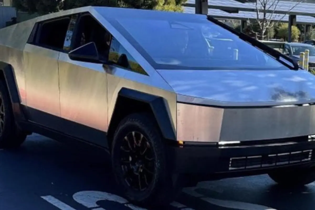 Tesla Cybertruck. (Twitter/@greggertruck)
