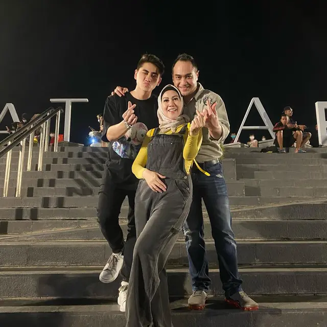 Calon Ayah Sambung, Ini 6 Potret Kedekatan Athalla Naufal dan Ferry Irawan