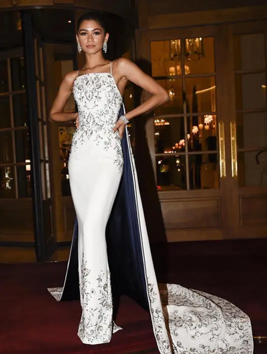 Pemberitaan sebelumnya menyiarkan bahwa Tom Holland dan Zendaya Coleman menjalani hubungan secara rahasia. Mereka menyembunyikan segalanya dari hadapan publik karena tak ingin diketahui siapapun. (Instagram/zendaya)