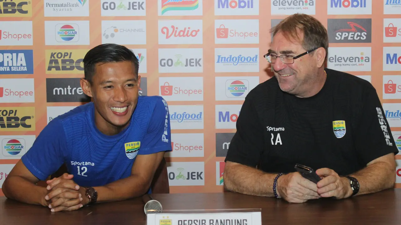 Persib Bandung, Robert Alberts, Henhen Herdiana