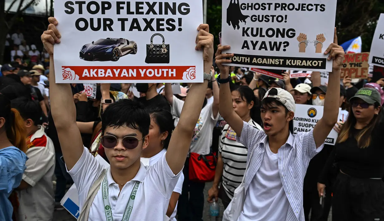 Bahkan, Ketua DPR Filipina, Martin Romualdez yang masih sepupu Presiden Marcos, mundur dari jabatannya pekan lalu setelah penyelidikan resmi dimulai. (Jam STA ROSA/AFP)