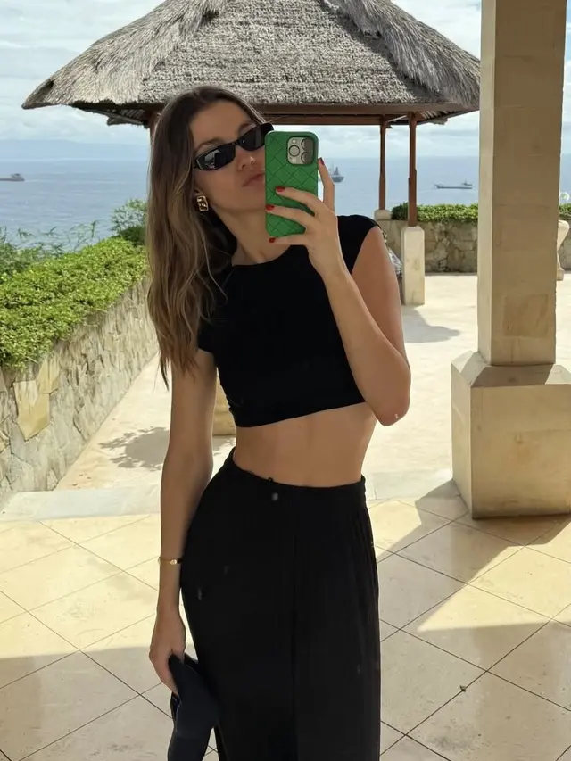 Luna Bijl Kekasih Marteen Paes saat Liburan di Bali. [@lunabijl]