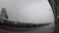 Tampak situasi di Sirkuit Mandalika hujan deras jelang penyelenggaraan race 1 seri terakhir World Superbike hari Sabtu (20/11/2021). (WorldSBK)