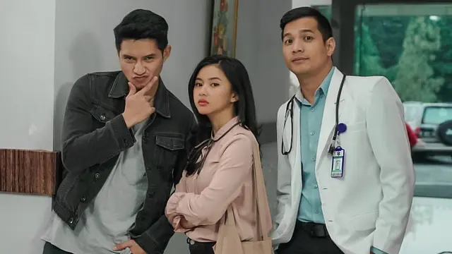 Potret 6 Artis Pakai Jas Putih saat Syuting, Bak Dokter Sungguhan