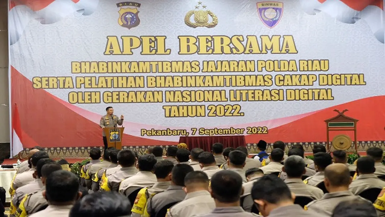 Kapolda Riau, Irjen Mohamad Iqbal Saat Membuka Kegiatan Literasi Digital Bagi Personel Bhabinkamtibmas pada Rabu 7 September 2022 di Ballrom Hotel Labersa, Kampar, Riau (Foto: Istimewa).