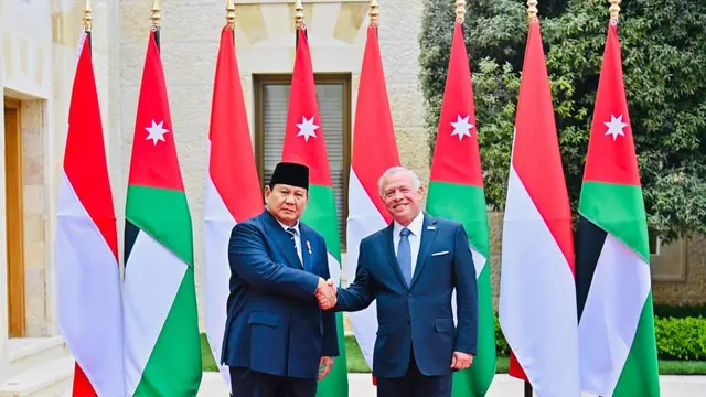 Presiden Prabowo Subianto melakukan kunjungan resmi kepada Raja Yordania, Abdullah II bin Al-Hussein di Istana Al Husseiniya, Amman, Kerajaan Yordania Hasyimiyah, Senin (14/4/2025).