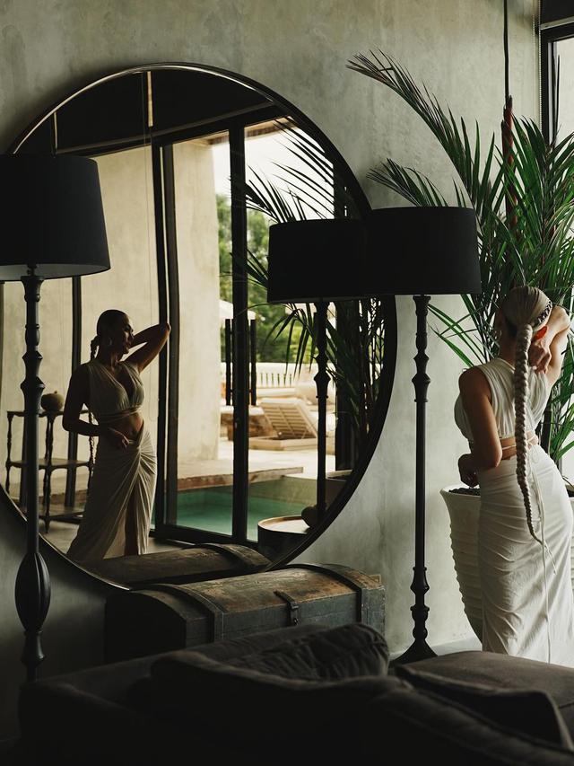 Potret Agnez Mo liburan di Bali pamer body goals (Foto: Instagram agnezmo)