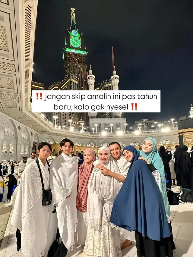 Artis Umroh Saat Tahun Baru