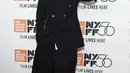 Aktor Robert Pattinson menghadiri premiere film HIGH LIFE dalam event New York Film Festival di New York City, Selasa (2/10). Berani tampil beda, Robert Pattinson sukses jadi sorotan berkat penampilannya malam itu. (Jamie McCarthy/Getty Images/AFP)