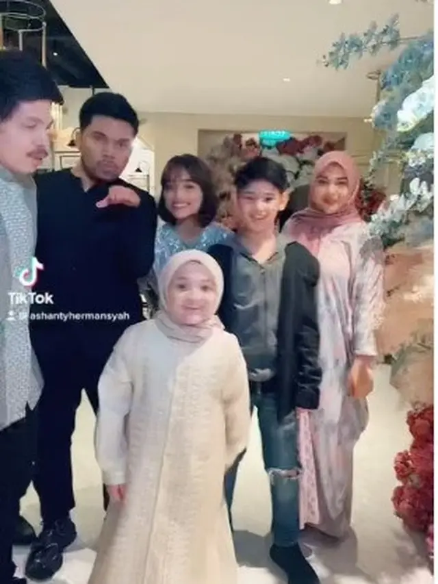Anang Hermansyah dan Ashanty menggelar acara buka puasa bersama (Foto: Instagram @ashanty_ash)
