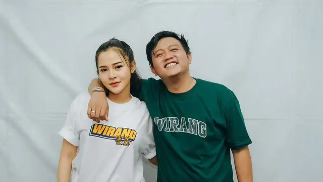6 Potret Terbaru Bella Bonita Istri Denny Caknan, Salah Satu Anak Kembarnya Meninggal