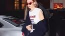 Gigi Hadid, sebagai publik figure tentu tak pernah bosan memperhatikan penampilannya. Tak jarang pula ia mengubah gayanya dengan sesuatu yang baru. Hal ini pastinya untuk memberikan suasana baru kepada para fansnya. (Instagram/gigihadid)