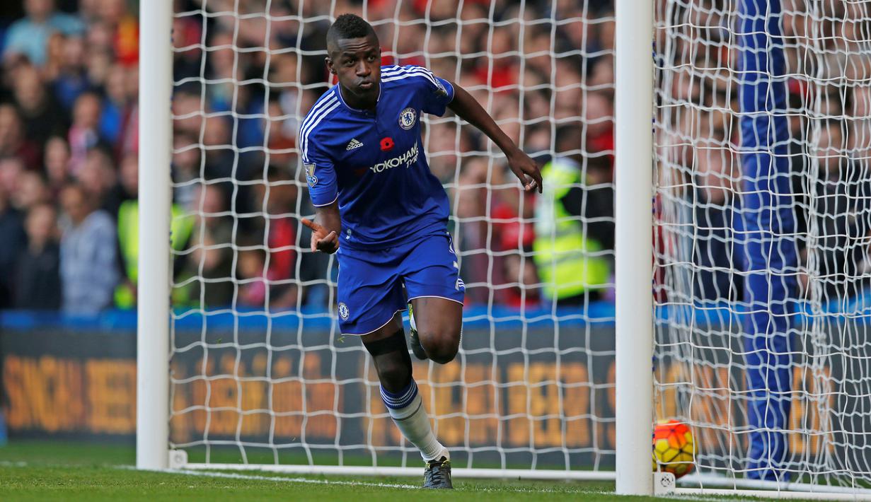 Selebrasi pemain Chelsea, Ramires, mencetak gol ke gawang Liverpool di menit ke-4 dalam laga Liga Premier Inggris di Stadion Stamford Bridge, London, Sabtu (31/10/2015). (Action Images via Reuters/John Sibley)