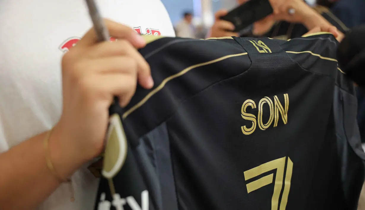 Penampilan terakhir Son Heung-min bersama The Lilywhites terjadi dalam laga pramusim melawan Newcastle United di Seoul World Cup Stadium, Minggu (3/8/2025). (Patrick T. Fallon/AFP)