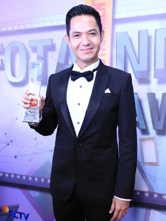 Dalam kategori Gorgeous Dad untuk Infotainment Awards 2017, ayah-ayah muda baru bersaing. Diantaranya Andhika Pratama, Dude Harlino, Glenn Alinskie, Raffi Ahmad, dan Ricky Harun. (Adrian Putra/Bintang.com)