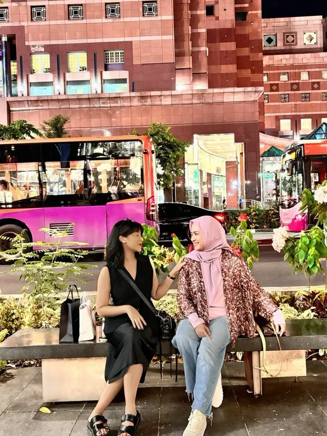 9 Potret Kebersamaan Ikke Nurjanah dan Putrinya, Kompak dan Penuh Kasih Sayang