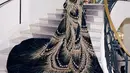 Melalui laman Instagram pribadi miliknya, Cinta Laura menggunggah foto sebelum ia melenggang ke karpet merah Festival Film Cannes edisi ke-76. (FOTO: instagram.com/claurakiehl/)