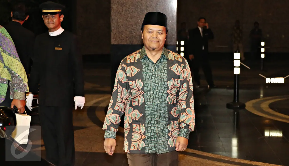 Wakil Ketua MPR Hidayat Nur Wahid tampak menghadiri acara resepsi pernikahan Dwina Michaella, putri Ketua DPR, Setya Novanto yang berlangsung di Hotel Mulia, Senayan, Jakarta, Jumat (4/12). (Liputan6.com/Immanuel Antonius)