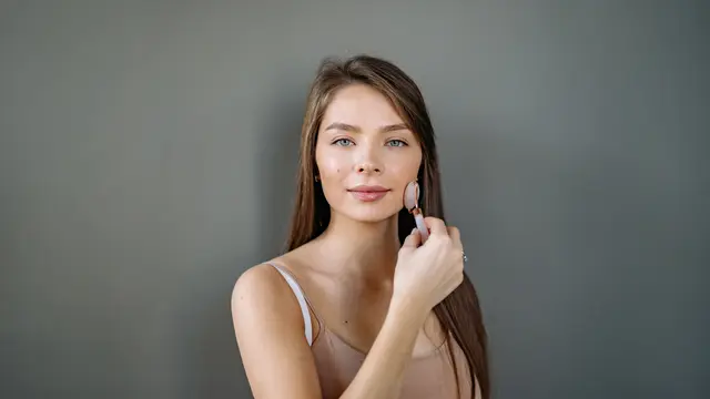 5 Kesalahan Menggunakan Skincare di Usia 40-an yang Harus Dihentikan