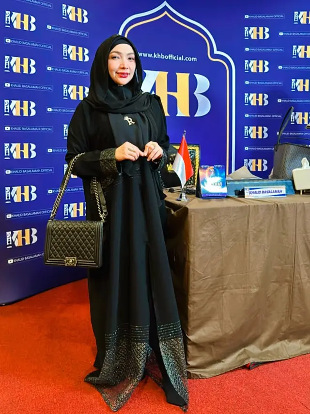 6 Gamis Ala Roro Fitria yang Elegan, Cocok untuk Berbagai Acara