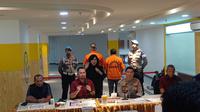 Bareskrim Mabes Polri berhasil membongkar pabrik sabu-sabu di sebuah apartemen Vittoria, Jalan Daan Mogot, Cengkareng, Jakarta Barat. (Rahmat Baihaqi/Merdeka.com)