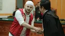 "Saya bersyukur kepada Allah SWT dan berterima kasih kepada majelis hakim yang telah menjatuhkan kepada anak saya yang menurut saya adil," ucap Rhoma Irama. (Adrian Putra/Bintang.com)