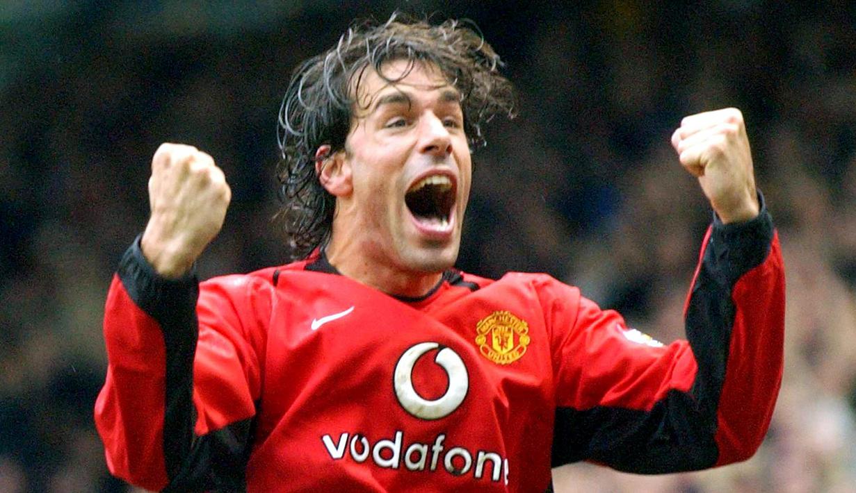 Ruud van Nistelrooy - Pemain asal Belanda ini tampil cukup tajam bersama Manchester United dengan membukukan 150 gol dari 219 pertandingan. Usai lima tahun membela Setan Merah, Van Nistelrooy akhirnya pindah ke Real Madrid pada tahun 2006. (AFP/Paul Barker)