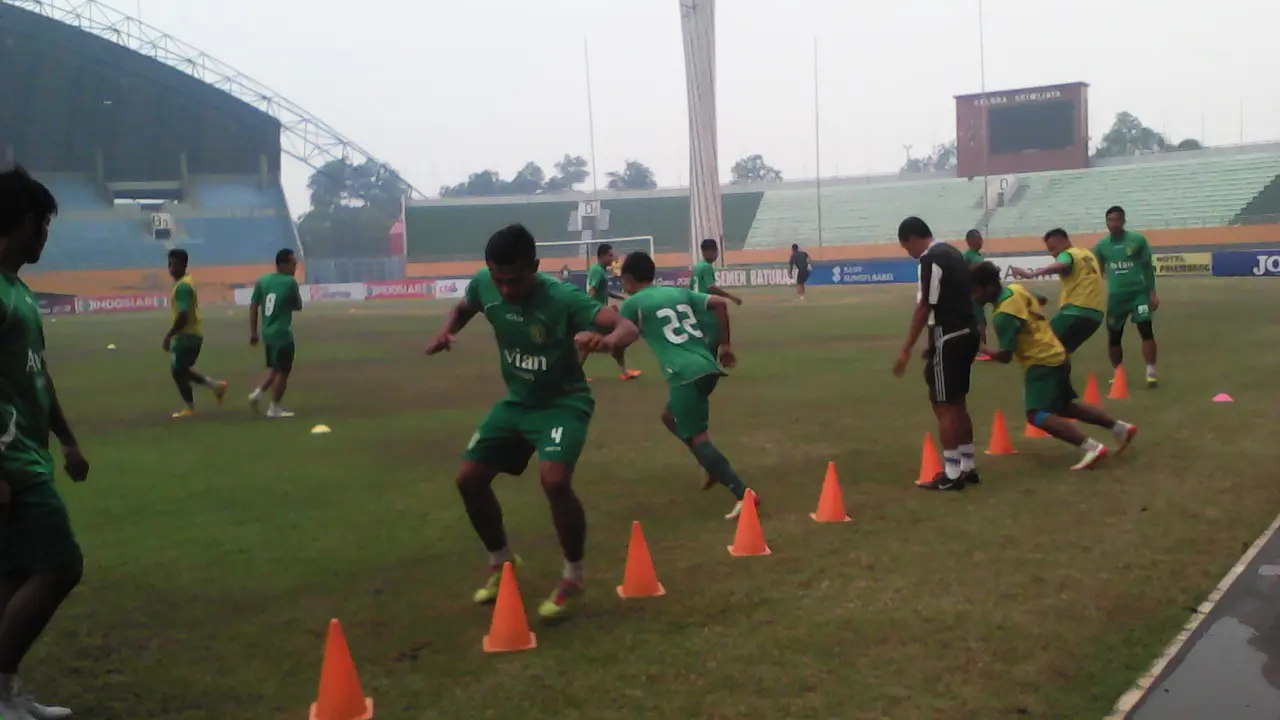 Latihan Bonek FC (Liputan6.com / Nefri Inge)
