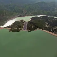 Seni pahat di bukit batu yang mendunia dan bendungan terbesar adalah informasi menarik dari Bintang 5 hari ini. (Foto: theneweconomy.com)