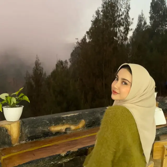 6 Potret Miskah Kakak Ipar Fadil Jaidi dari Sebelum hingga Setelah Menikah, Dipuji Bak Barbie