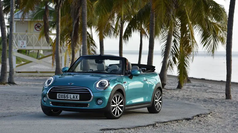 MINI Cooper Hadir dengan Versi Atap Terbuka