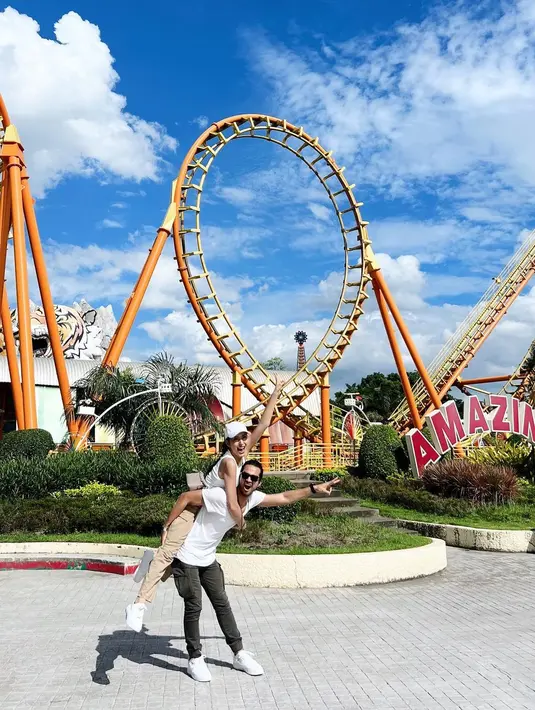 Lewat Instagramnya, Tyas Mirasih membagikan sederet potret kala di Negeri Gajah Putih tersebut. [Instagram/tyasmirasih]