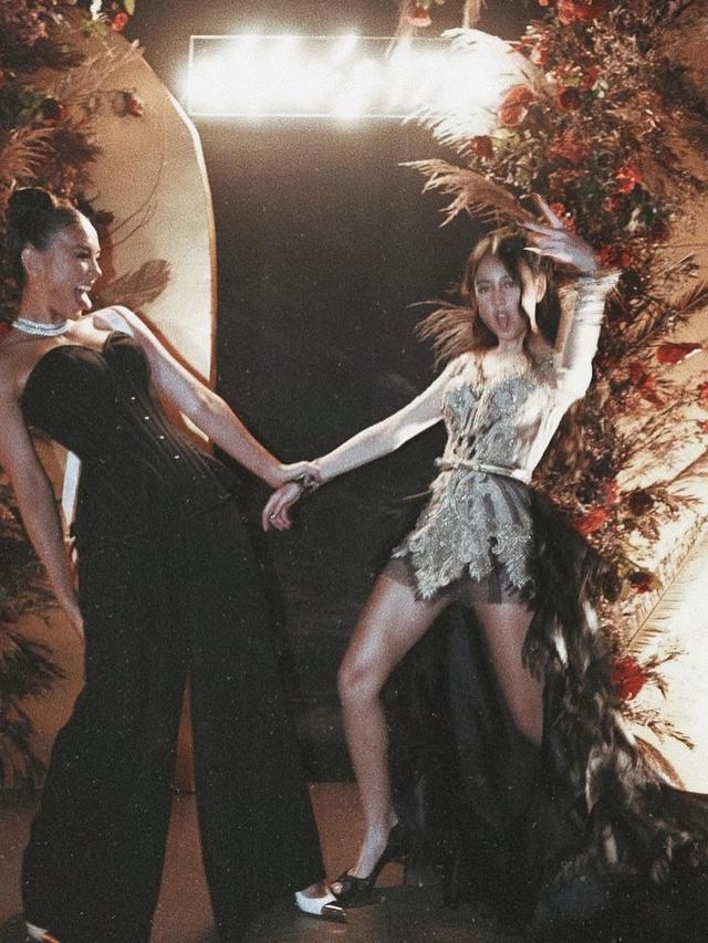 Jarang Tersorot, Ini 7 Potret Kebersamaan Agnez Mo dan Chloe Xaviera