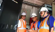 Direktur sekaligus CTO XL Axiata I Gede Darmayusa meresmikan operasional jaringan backbone fiber optic Gorontalo-Palu (Foto: Corpcomm XL Axiata)