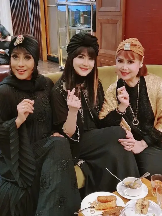 Pesta ulang tahun ke-58 Nia Daniaty (Foto: Instagram/@azisismi)