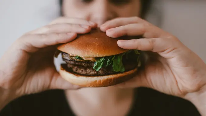 Konsumsi Makanan Tak Sehat