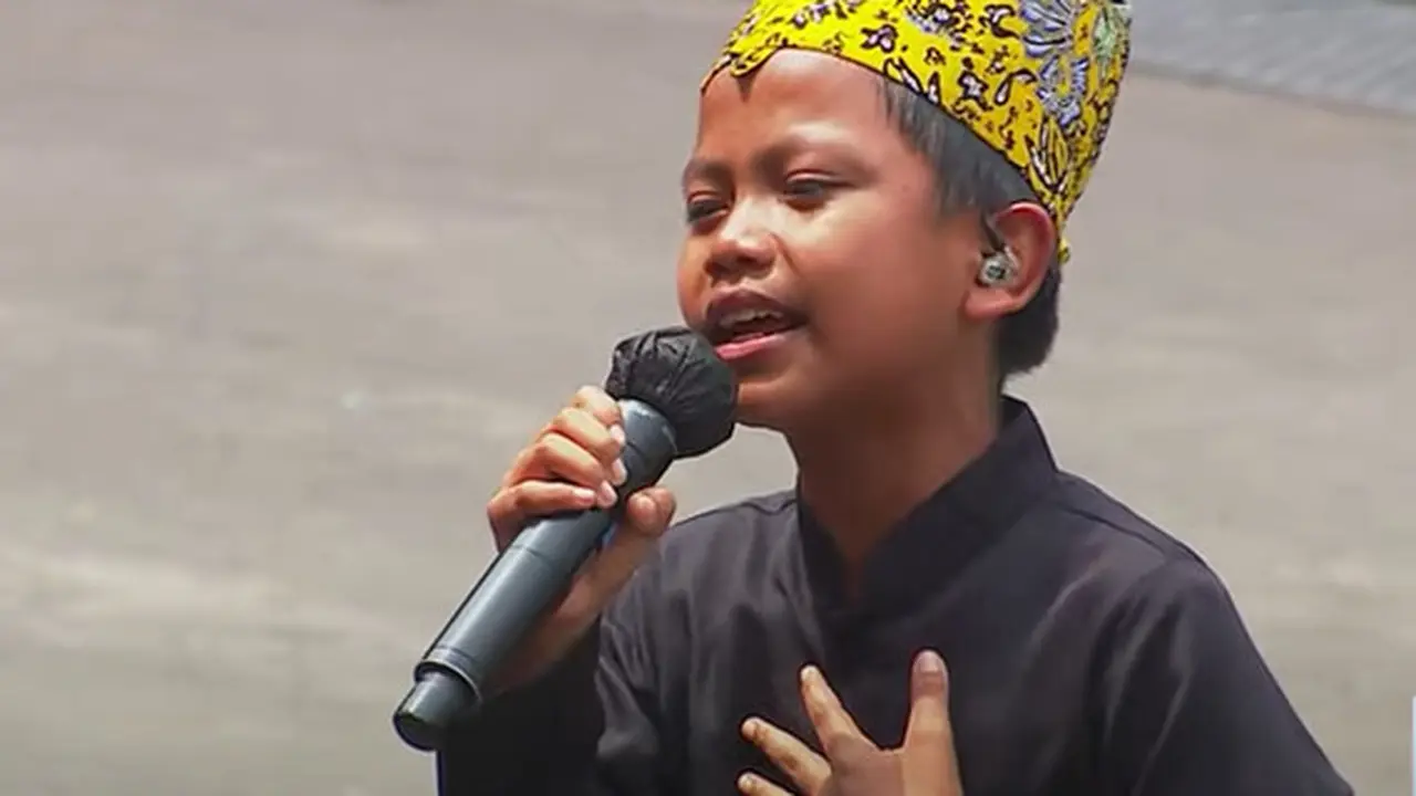 Potret Menggemaskan Penyanyi Cilik Farel Prayoga Goyang Istana Negara di HUT ke-77 RI dengan Lagu Viralnya