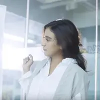 Ada banyak profesi wanita masa kini yang dulunya hanya dilakukan oleh pria, kini juga ditekuni oleh wanita.