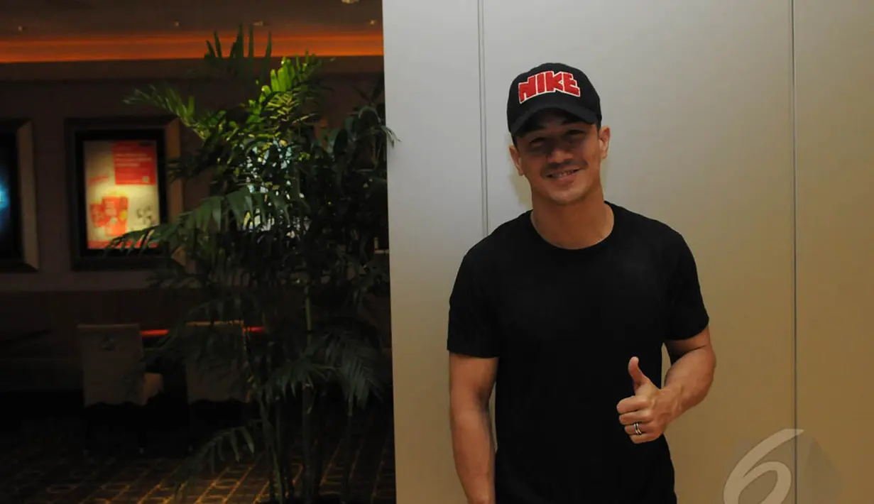 Joe Taslim ditemui saat Premier Film Blackhat di Plaza Indonesia XXI, Jakarta. Selasa (13/01/2015). (Liputan6.com/Herman Zakaria)