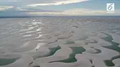 Sebuah gurun pasir di Brazil menyimpan banyak laguna yang terbentuk saat musim hujan tiba.