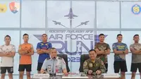 Komandan Lanud Roesmin Nurjadin Pekanbaru Marsekal Pertama Muhammad Nurdin dalam konferensi pers Air Force Run yang akan digelar pada 17 Desember nanti. (Liputan6.com/M Syukur)