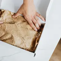 Para pelaku usaha sudah mulai menggunakan kemasan berkelanjutan dan ramah lingkungan. (Foto: Pexels/Karolina Grabowska)