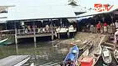 Wakatobi di Sulawesi Tenggara, tak hanya dikenal dengan keindahan alam bawah lautnya. Di kawasan ini kita juga bisa melihat kehidupan Suku Bajo yang masih memegang tradisi. 