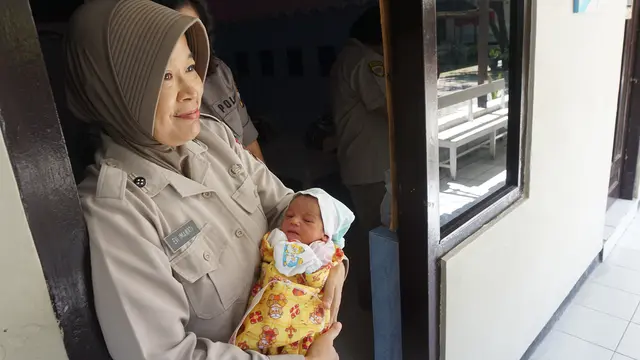 Bayi Dibuang