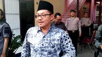 Plt Wali Kota Malang Sutiaji diperiksa KPK sebagai saksi suap pembahasan APBD-P 2015 Kota Malang (Liputan6.com/Zainul Arifin)